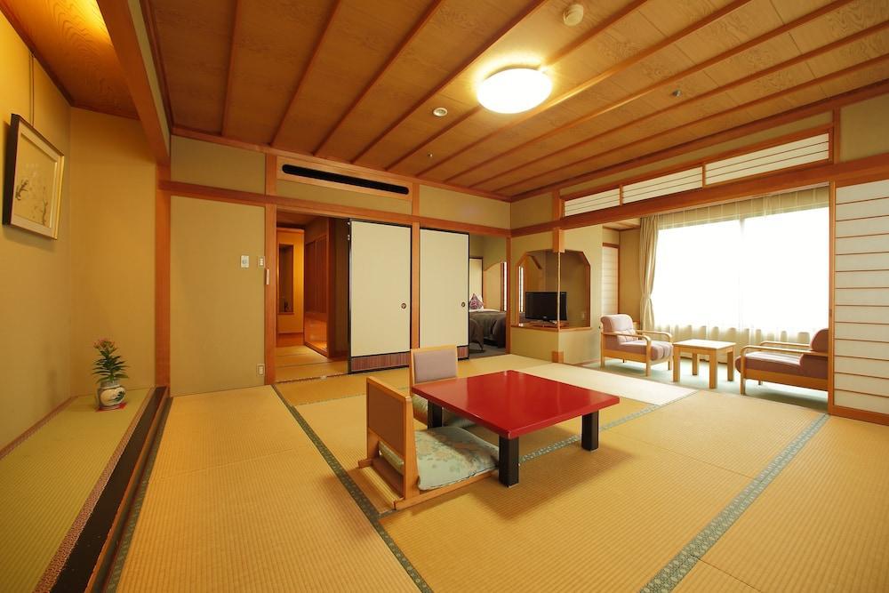 Select Grand Kagayamanaka Hotel Екстериор снимка